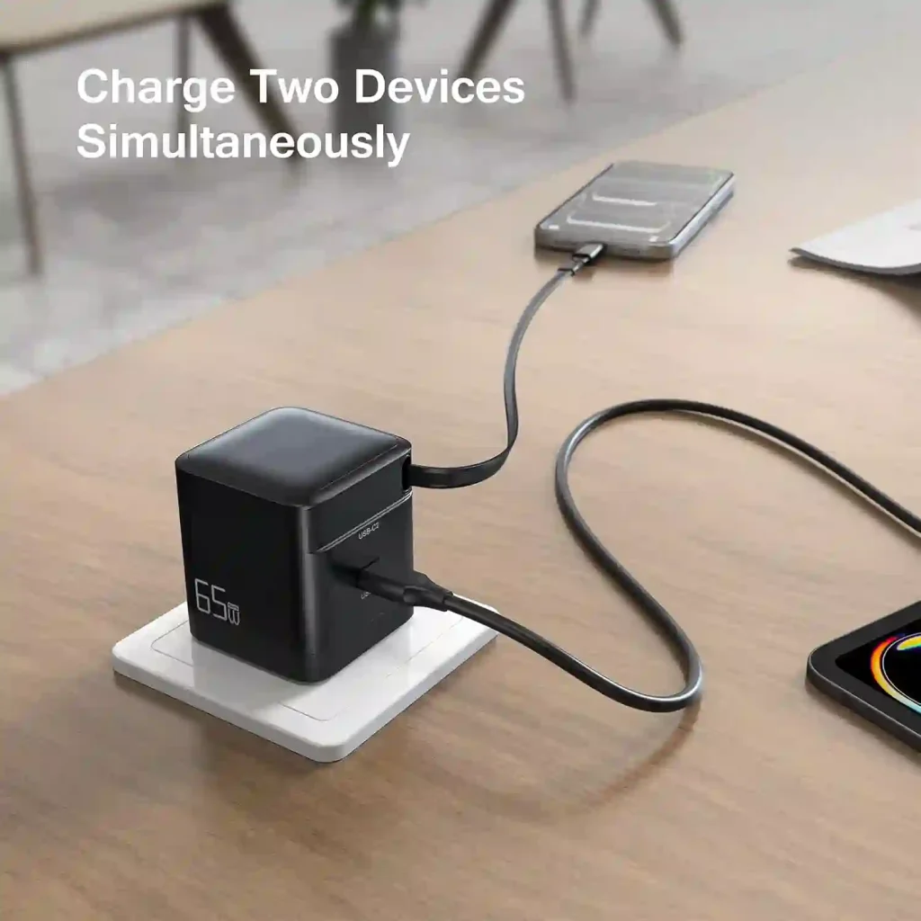 Retractable GaN laptop phone Charger PD65W manufacturer wholesaler factory for phone laptop tablet earbuds and Apple Watch foldable prongs a retractable USB-C cable from Dongguan youlike electronics factor